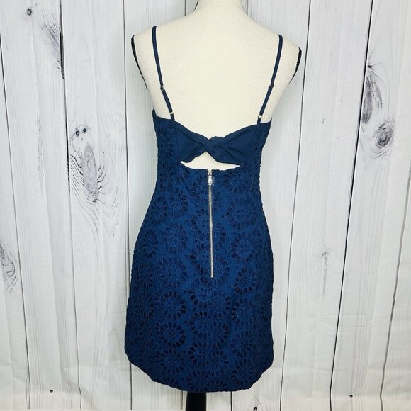 NWT Lilly Pulitzer Shelli True Navy Pinwheel Eyelet Mini Dress - Sz 6 - Picture 7 of 11